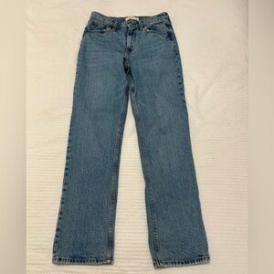 Abercrombi mid-rise straight leg jeans